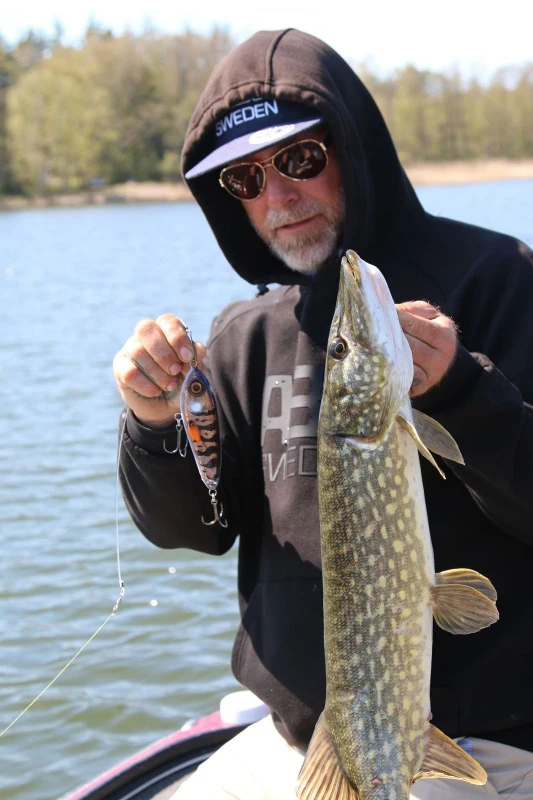 Voorkant -Pro Vissersaas 1572597r 2 1